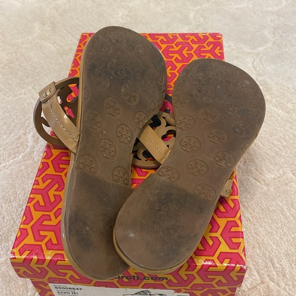 Tory Burch Miller patent sand. 8M - Picture 5 of 5